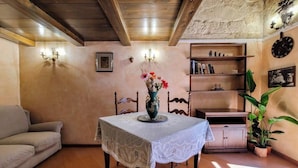 Unclassified image, 3 of 11, button - Sofia - Classical Residence (Bari)
