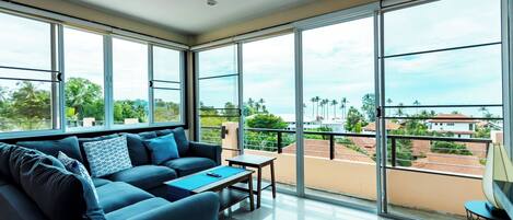 Penthouse, 3 Bedrooms, Sea View | Living area