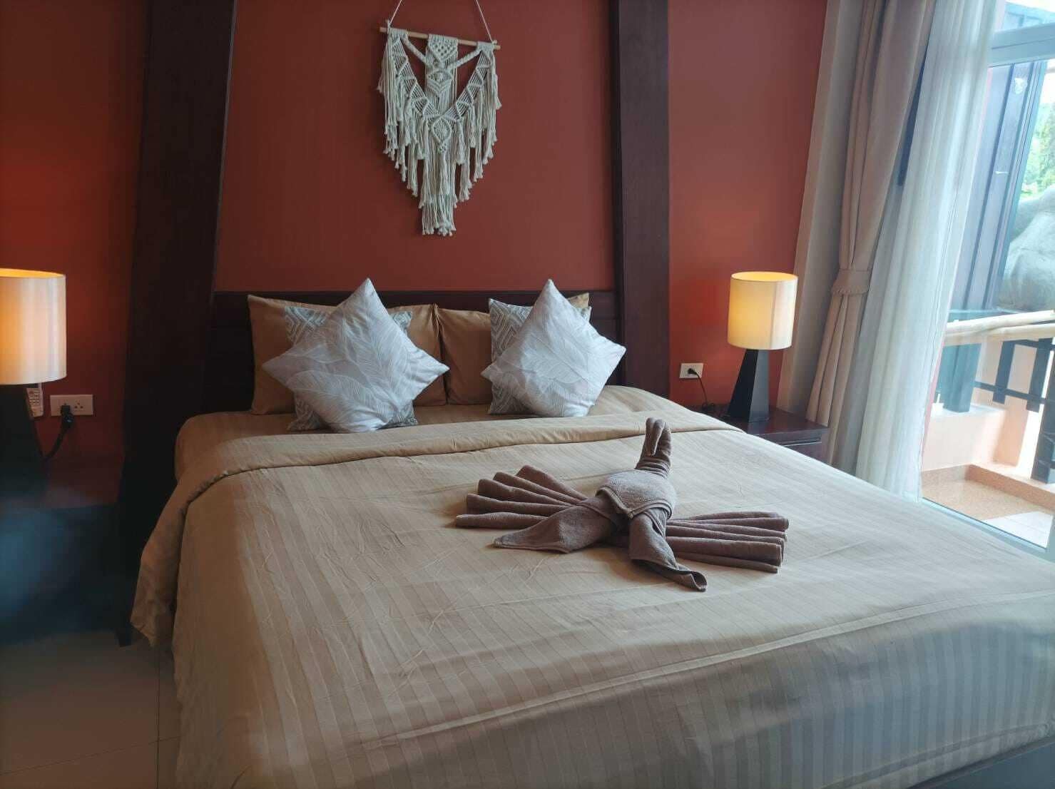 Huoneisto, 3 makuuhuonetta, kaupunkinäköala | Tallelokero huoneessa, ilmainen Wi-Fi