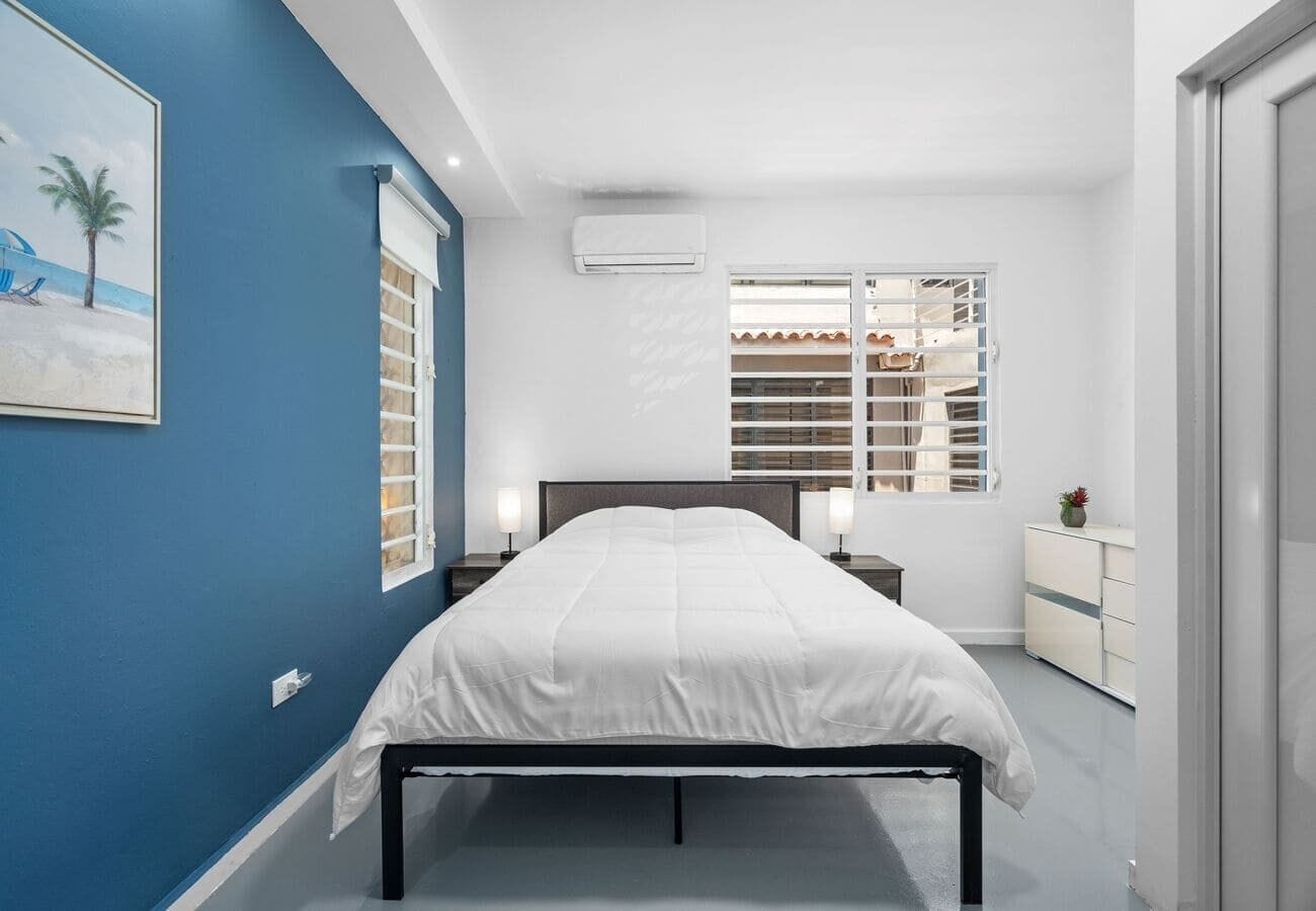 3 chambres, fer et planche à repasser, Wi-Fi, draps fournis