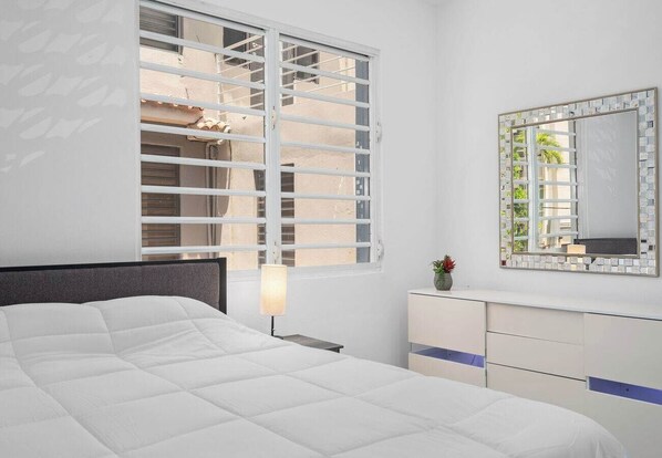 3 bedrooms, iron/ironing board, WiFi, bed sheets
