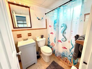 Shower, hair dryer, towels - Under the Sea Escape, Beach vibes (Hollywood)