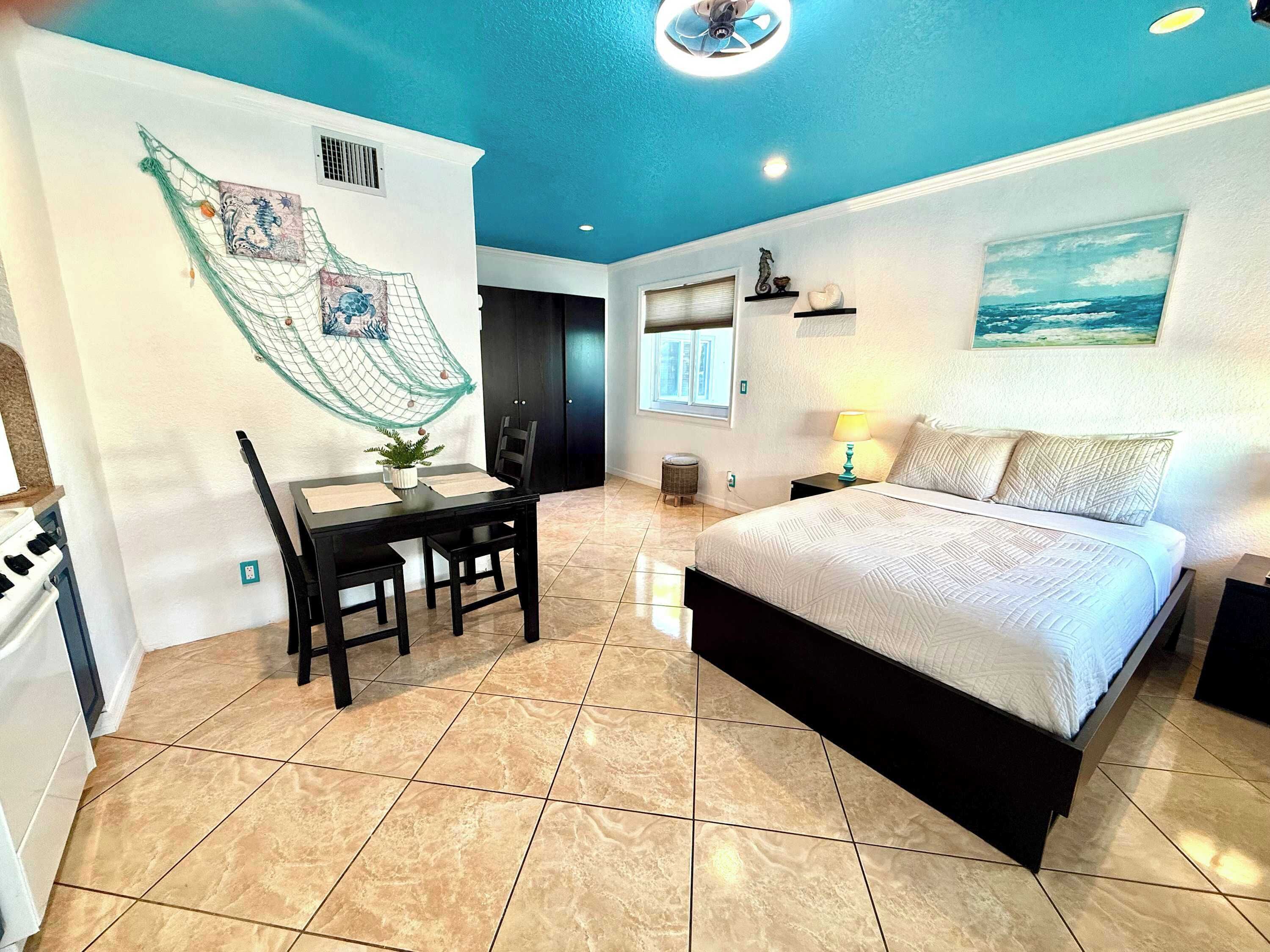 Desk, iron/ironing board, travel cot, WiFi