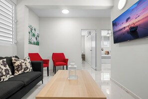 Smart TV - Bright & Sleek | Modern Kitchen | Smart TV Setup | Quiet Retreat (Manatí)