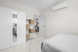 3 chambres, fer et planche à repasser, Wi-Fi gratuit, draps fournis