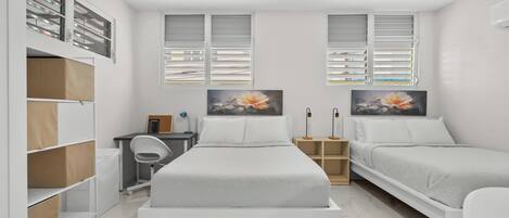 3 habitaciones, escritorio, tabla de planchar con plancha y wifi gratis