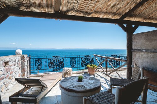 Apartment 'Castle Rizaraki 206' with Sea View, Wi-Fi and Air Conditioning