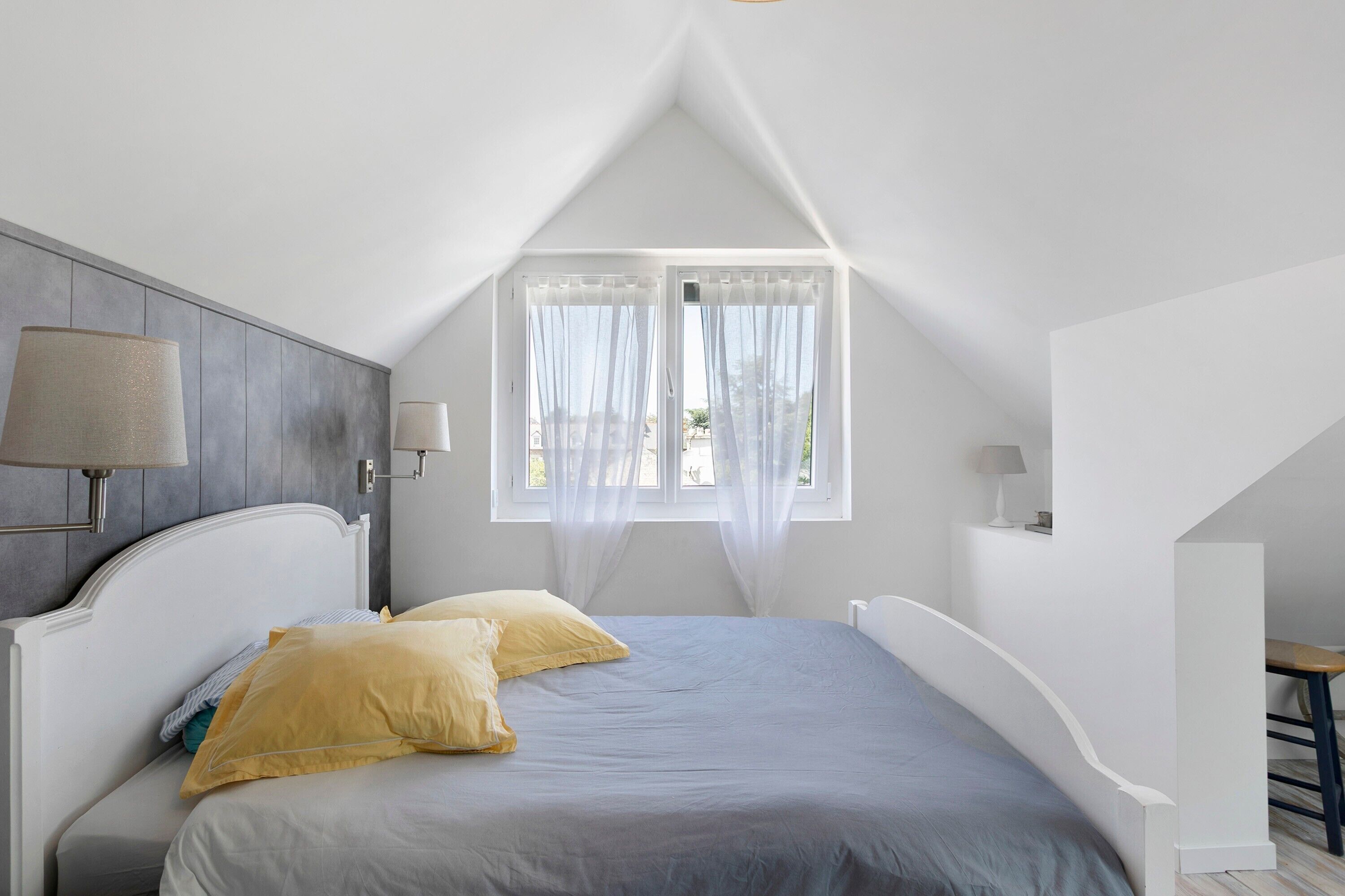 3 chambres, fer et planche à repasser, Wi-Fi, draps fournis