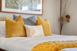 4 habitaciones, tabla de planchar con plancha, cuna de viaje y wifi 