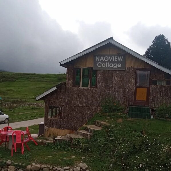 Fachada da propriedade