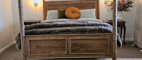 3 habitaciones, tabla de planchar con plancha, internet y ropa de cama