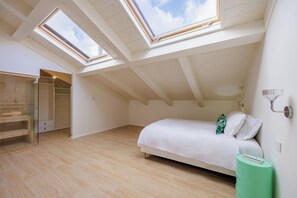 Appartement, 3 chambres | Fer et planche à repasser, accès au Wi-Fi (inclus)