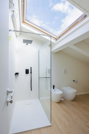 Bathroom - Napoli White Apartment by Wonderful Italy (Naples)