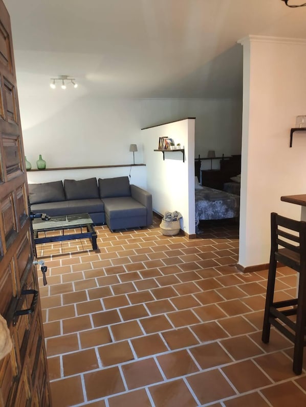 Maison, patio, dans la tour | Coin séjour