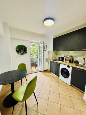 Frigorífic petit i microones 