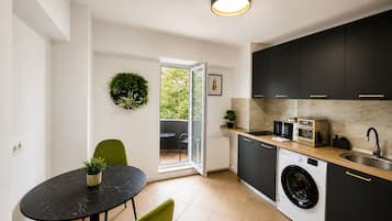 Studio, balcon, vue cour intérieure | Cuisine privée