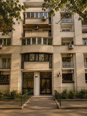 Exterior detail - Metropole Apartments Signature Suite (Bucharest)