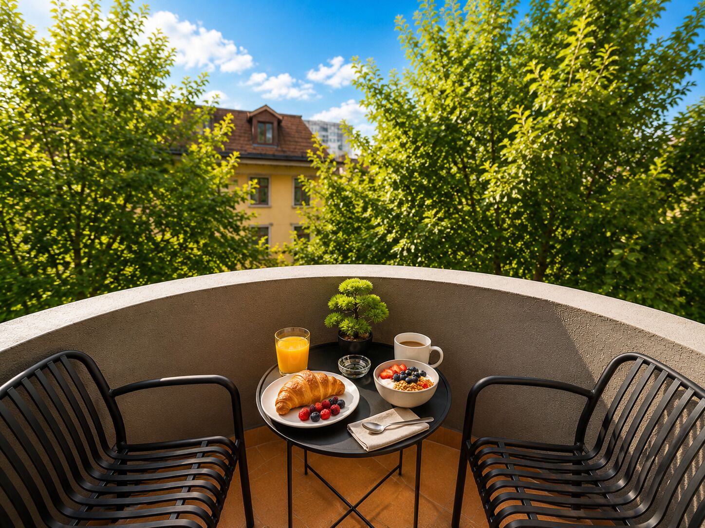 Studio, balcon, vue sur la cour intérieure | Balcon