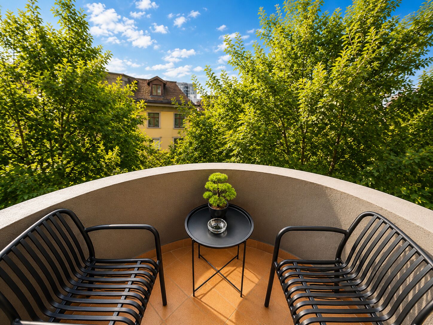Studio, balcon, vue sur la cour intérieure | Vue du balcon