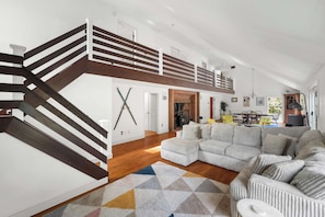 Téléviseur, foyer, bureau