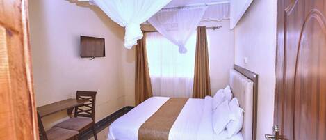 Deluxe Double Room, Garden View | Free WiFi, bed sheets