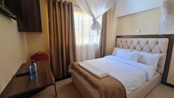 Deluxe Double Room, Garden View | Free WiFi, bed sheets