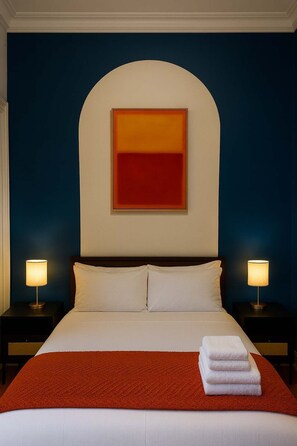 2 bedrooms, iron/ironing board, WiFi, bed sheets - Gym, Garage Parking, Balcony, Sleeps 4 (Chicago)