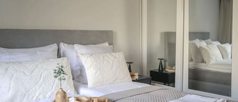 Escrivaninha, Wi-Fi, roupa de cama