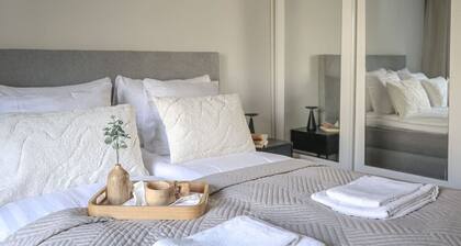 Aurora River View 3BR by BookLapland