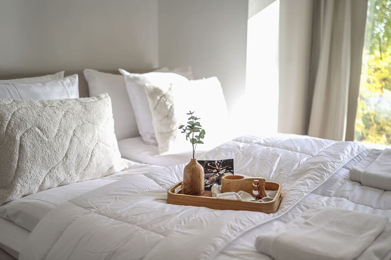 Työpöytä, Wi-Fi, vuodevaatteet