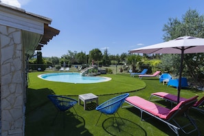 Piscina externa sazonal