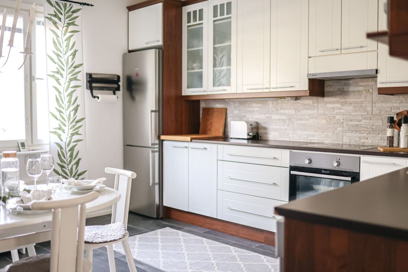 ثلاجة، ميكروويف، فرن، موقد طهي مسطح