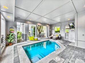 Et oppvarmet basseng