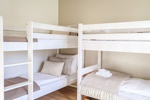 WiFi, bed sheets