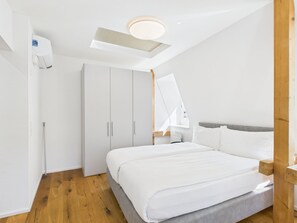 1 habitación, tabla de planchar con plancha, internet y ropa de cama 