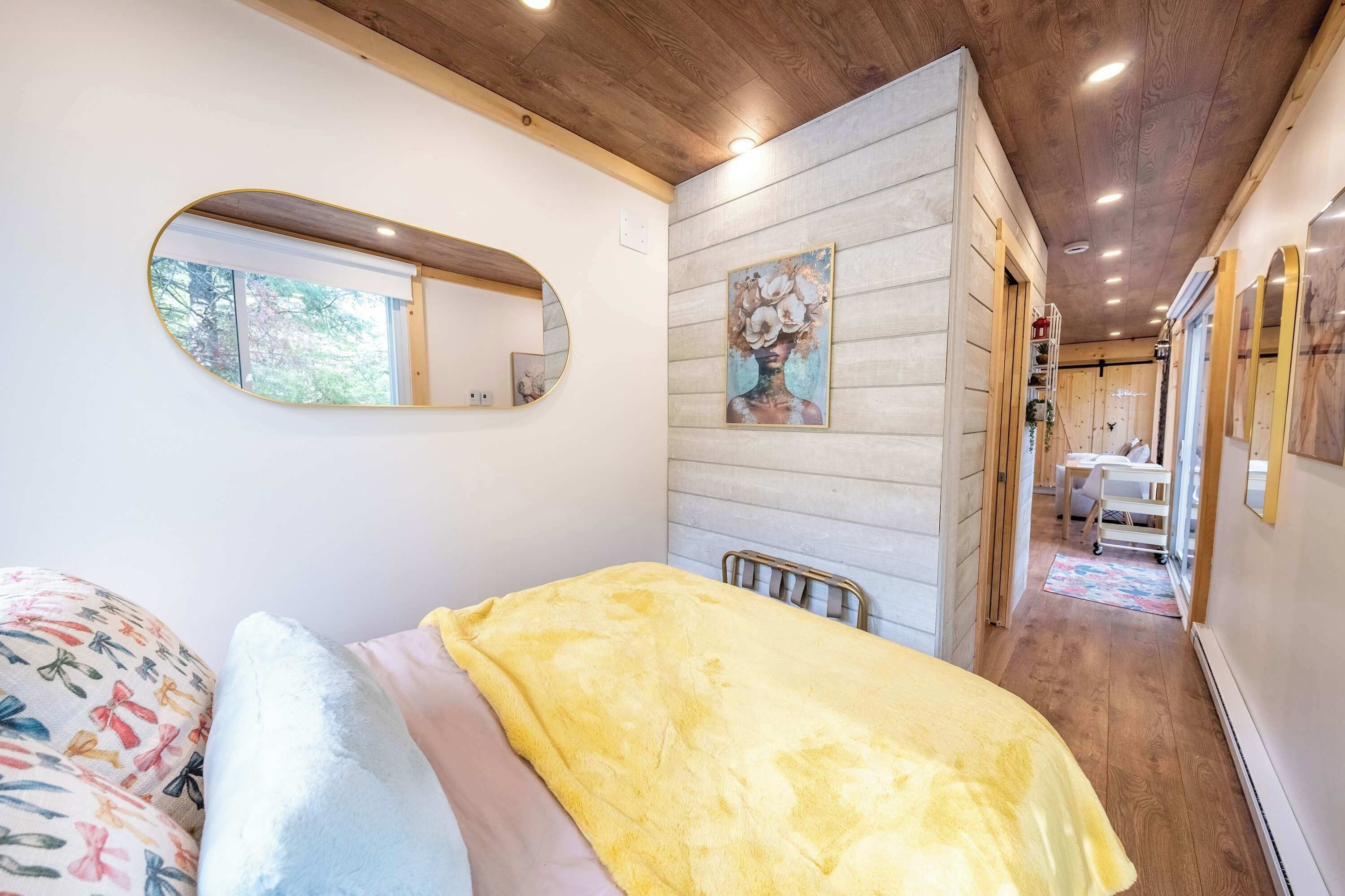 Strykjärn/strykbräda, wi-fi och sängkläder