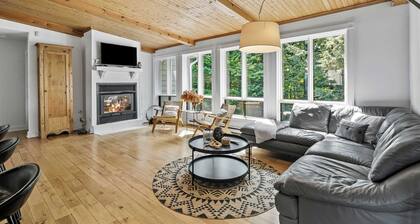 Lake - Spa - Pool Table | Chalet Ookpik