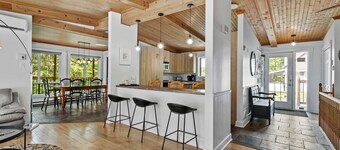 Lake - Spa - Pool Table | Chalet Ookpik