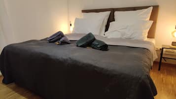 1 bedroom, iron/ironing board, Internet, bed sheets