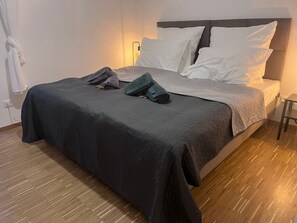 1 bedroom, iron/ironing board, internet, bed sheets
