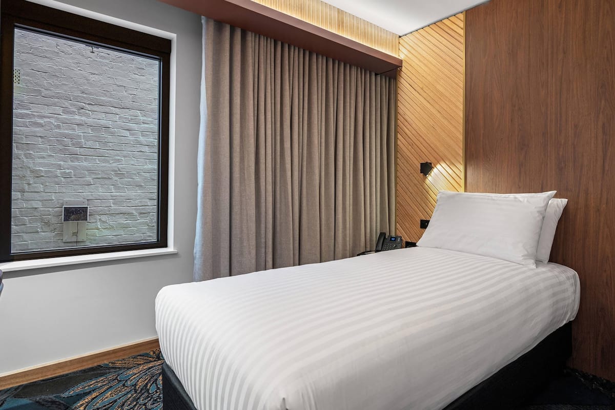 Habitación, 1 cama de matrimonio grande, no fumadores (Efficiency) | Wifi gratis