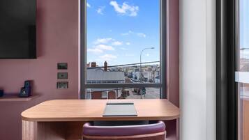 Room, 1 King Bed, Non Smoking (Efficiency)