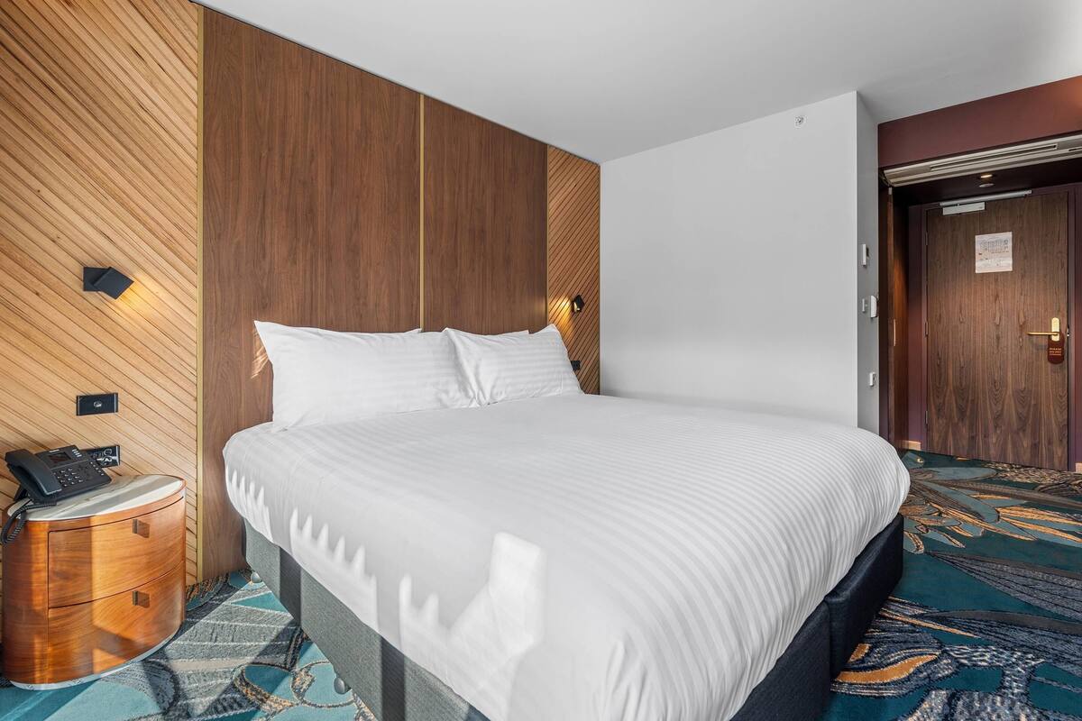 Habitación, 1 cama de matrimonio grande, no fumadores (Efficiency, Upgrade) | Wifi gratis