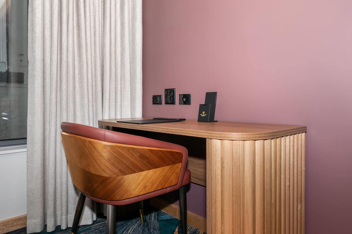 Habitación, 1 cama King size, con acceso para personas discapacitadas (Efficiency) | Wifi gratis