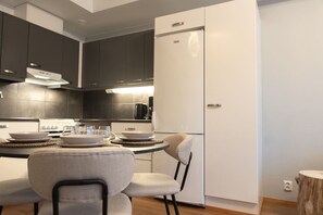 Micro-ondes, four, plaque de cuisson, lave-vaisselle