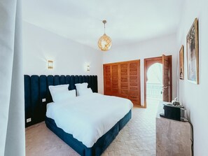 4 bedrooms, in-room safe, iron/ironing board, travel cot
