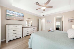 3 chambres, bureau, fer et planche à repasser, accès au Wi-Fi (inclus)