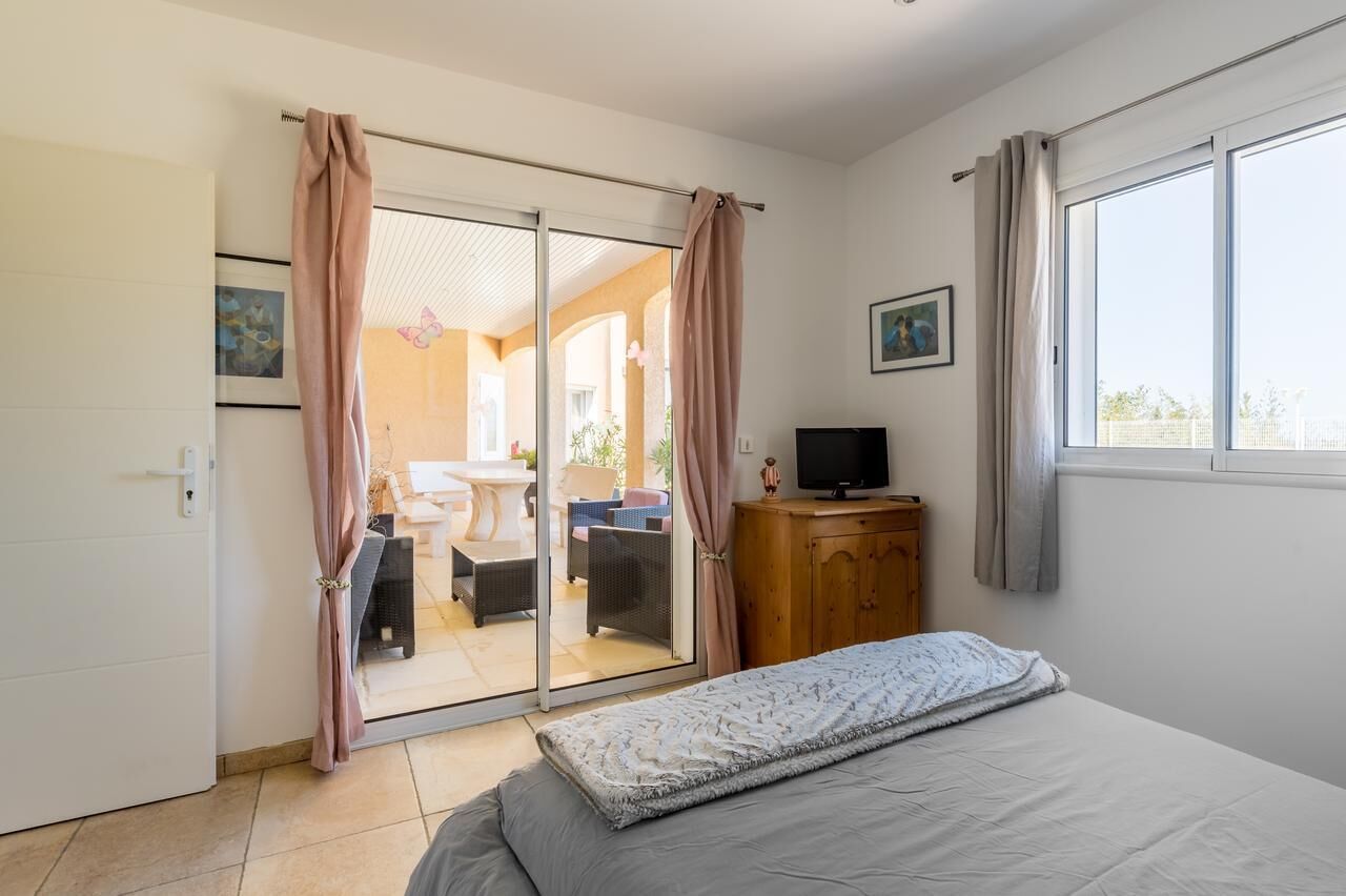 3 bedrooms, iron/ironing board, Internet
