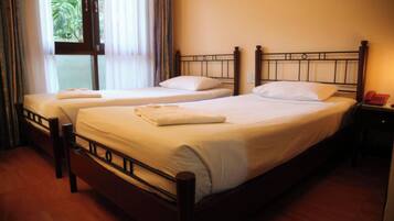 Villa | Cortinas blackout, tabla de planchar con plancha y wifi gratis