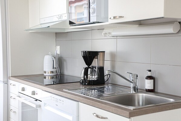 Microwave, oven, stovetop, dishwasher